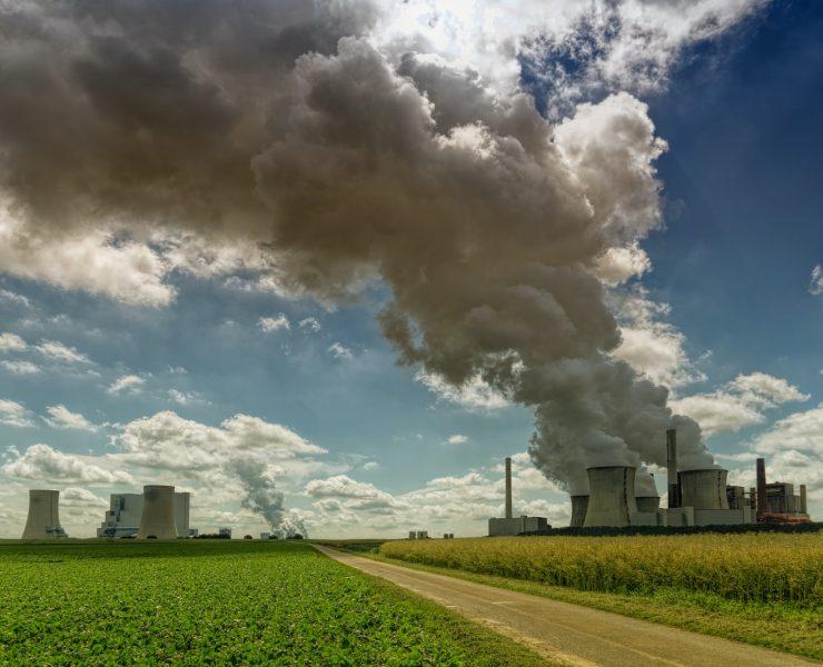 smoking factory during daytime