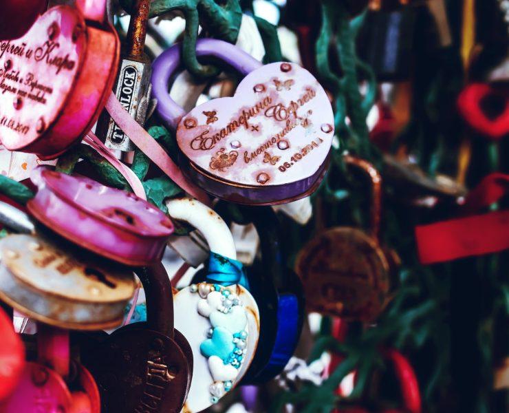 blue and pink bicycle chain