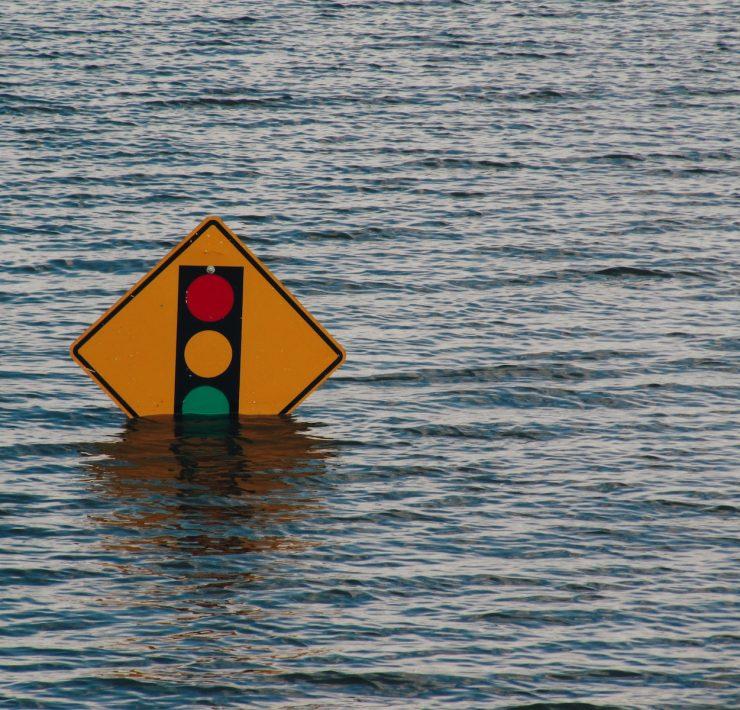 traffic light sign underwater